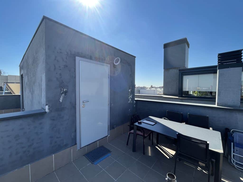 Cerramientos de terrazas en Madrid: Disfruta de tu espacio todo el año 16