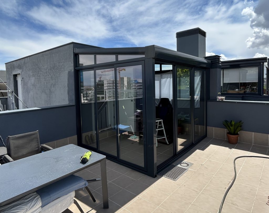 Cerramientos de terrazas en Madrid: Disfruta de tu espacio todo el año 17